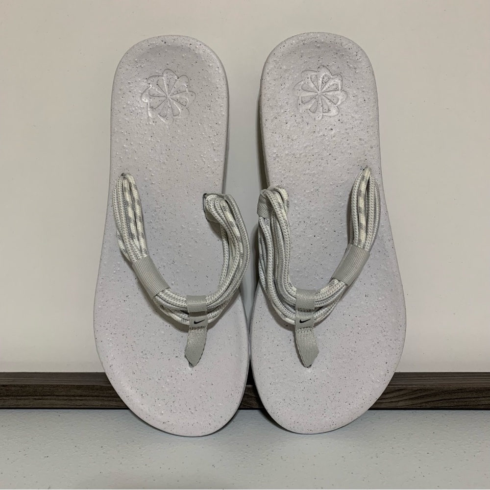 Nike Ecohaven Next Nature Women’s Flip Flop Photon Dust/Black-White-Size 10 NWT - Picture 2 of 9